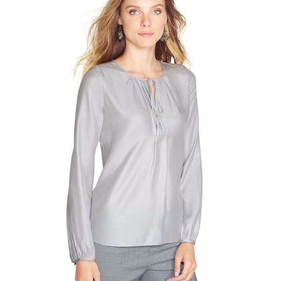 GREY - EUC [whbm] silk romantic tie blouse size 4P with NWT chandelier earrings - Picture 1 of 16